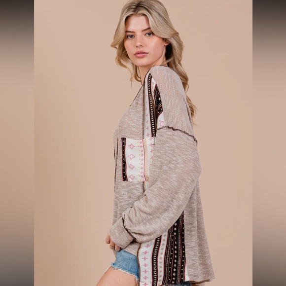 Contrast Boho Round Neck Sweater - Picture 5 of 6